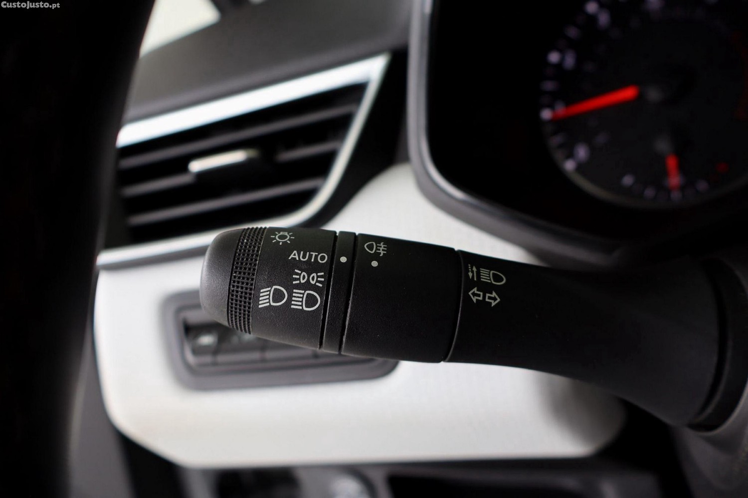 Renault Clio 1.0 TCe Evolution Bi-Fuel — fotografia 9