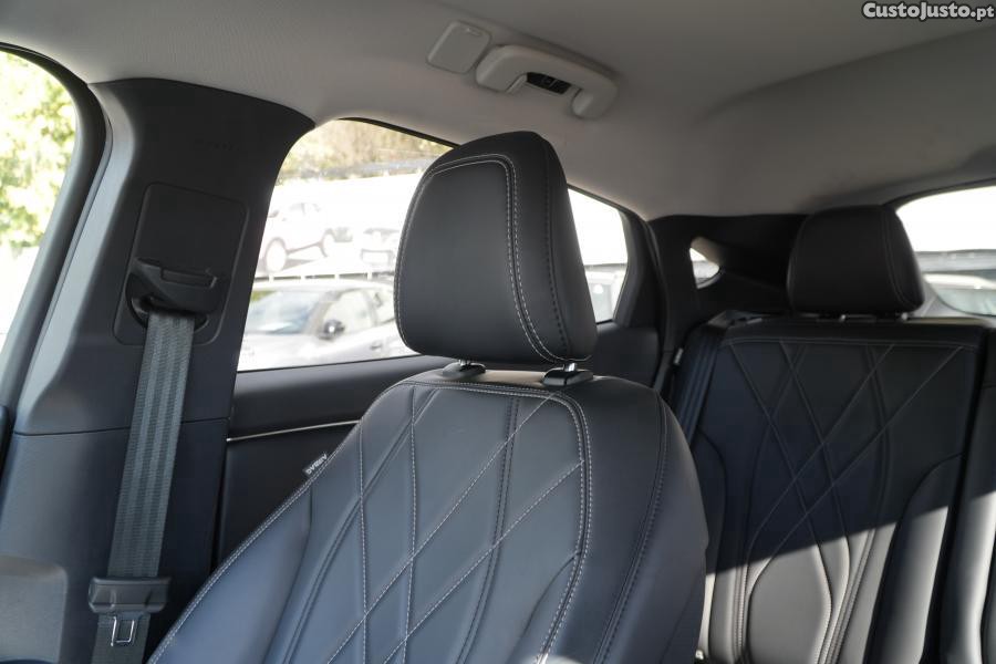 Ford Mustang Mach-E 75.7 kWh Premium AWD — fotografia 2