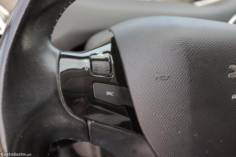 Peugeot 308 1.5 BlueHDi Style — fotografia 5