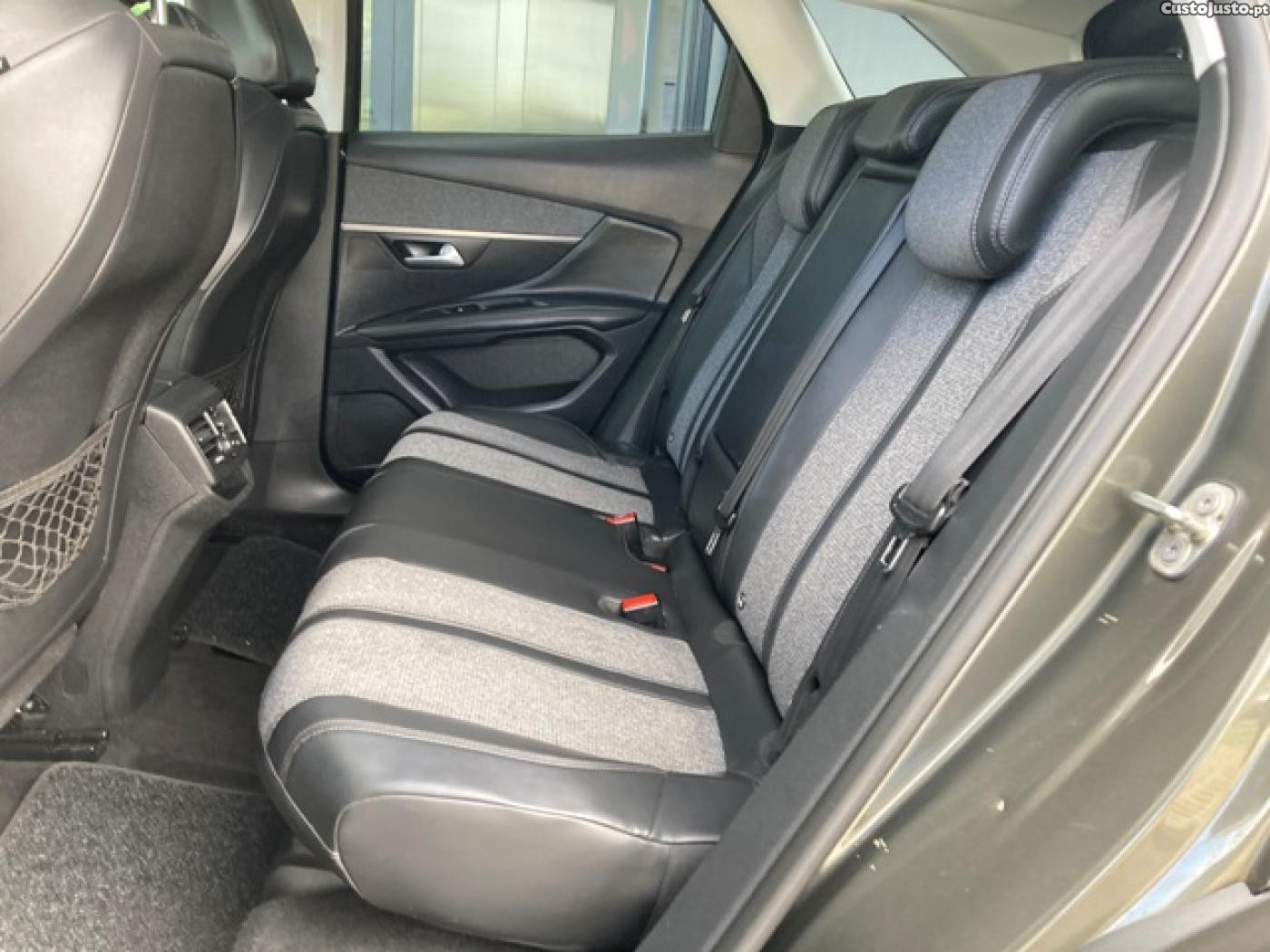 Peugeot 3008 1.2 PureTech Active — fotografia 4