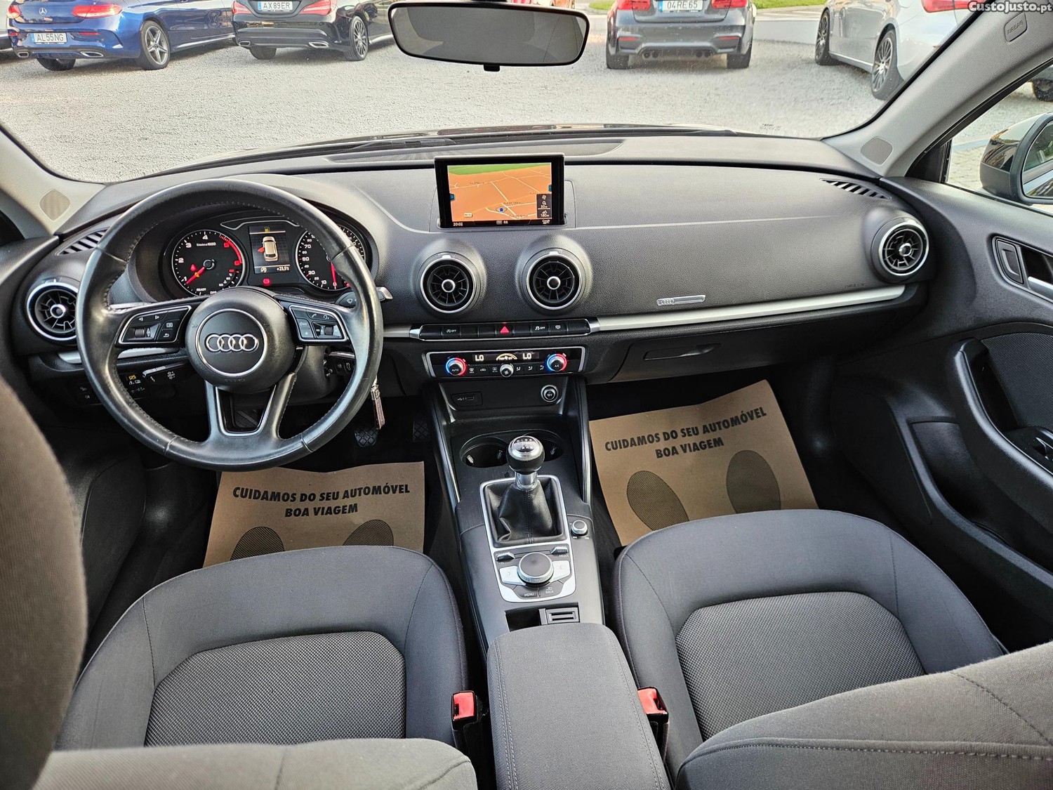 Audi A3 SPORTBACK 1.6 TDI S LINE — fotografia 3