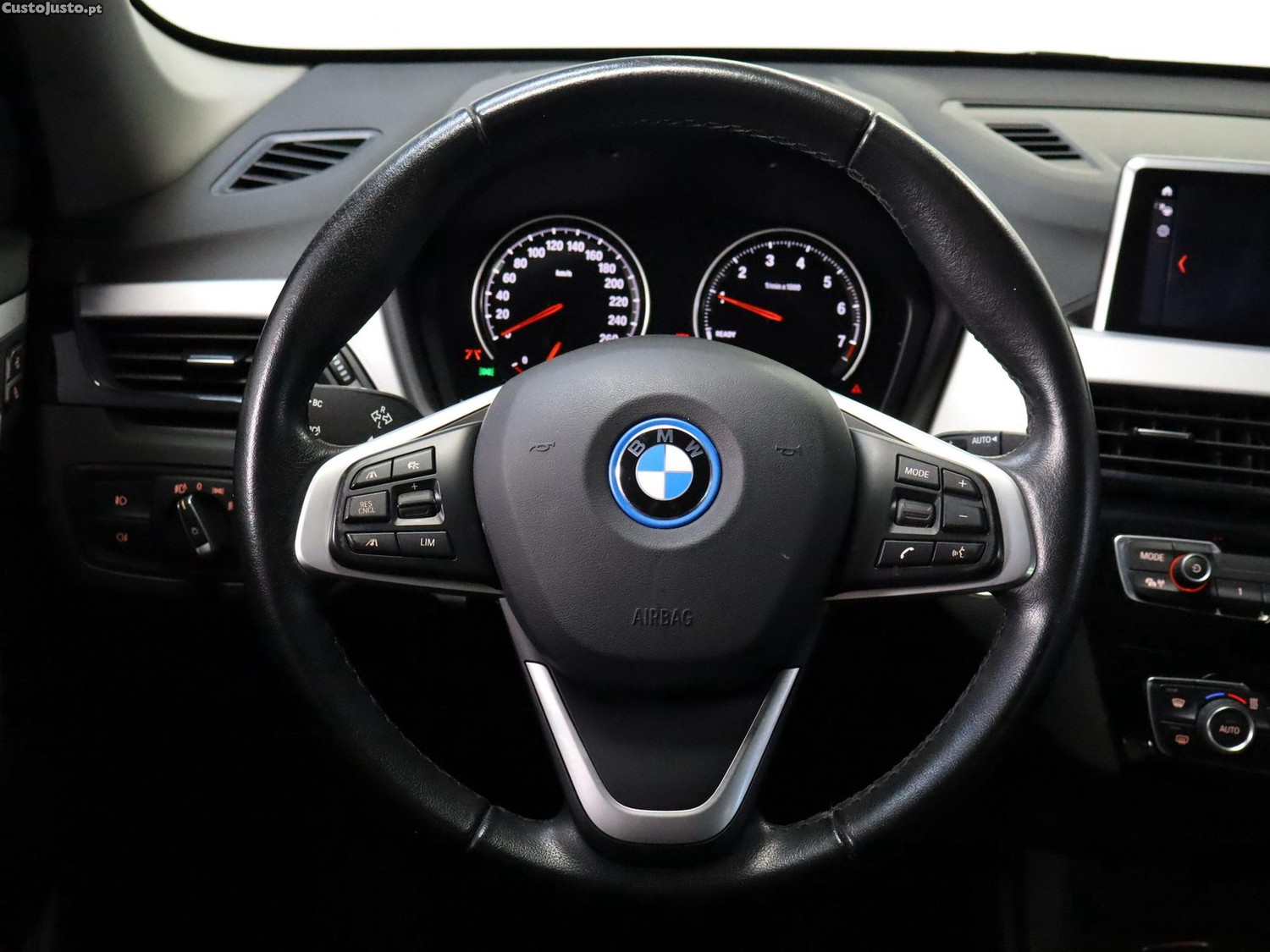 BMW X1 25 e xDrive — fotografia 9