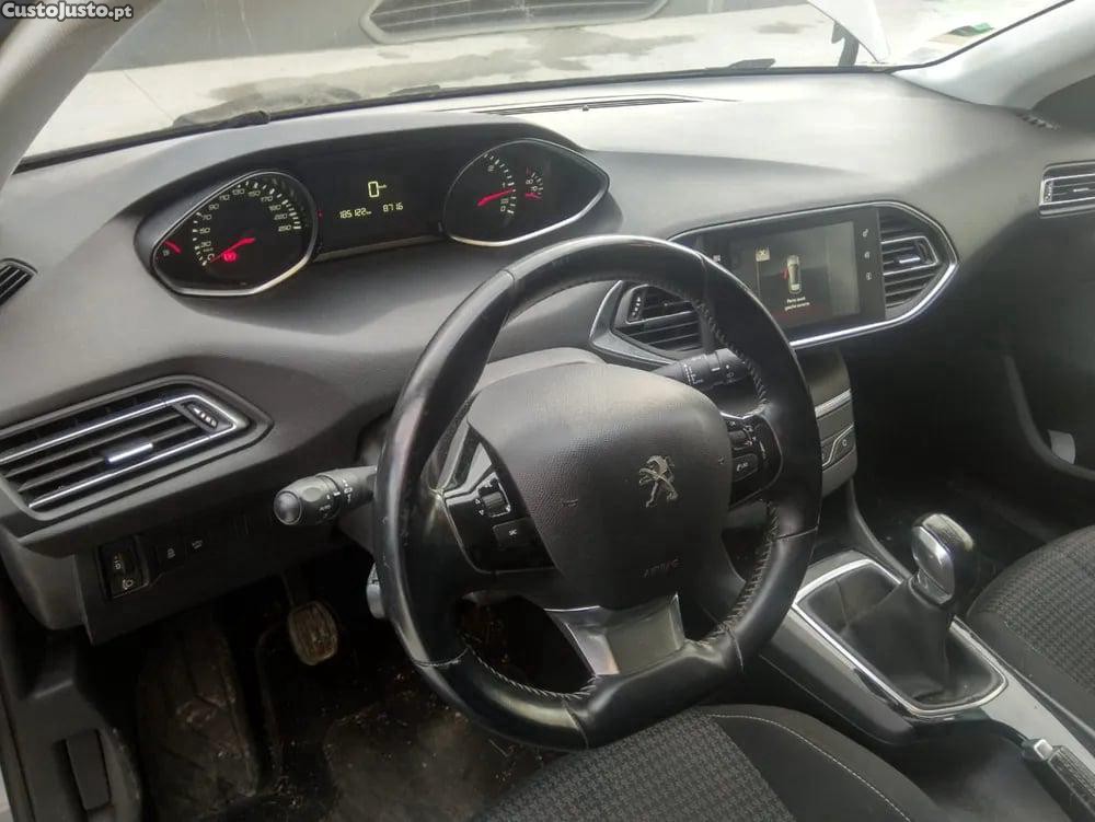 Peugeot 308 1.6 HDi 100 (73 kW / 99 cv) [04.2014 - 06.2021] — photo 4