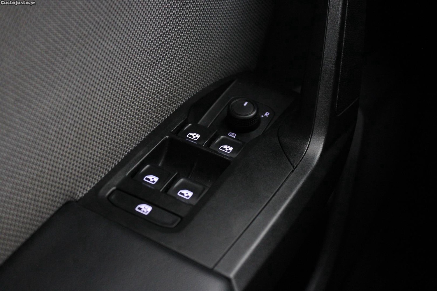 SEAT Leon 2.0TDI — fotografia 10