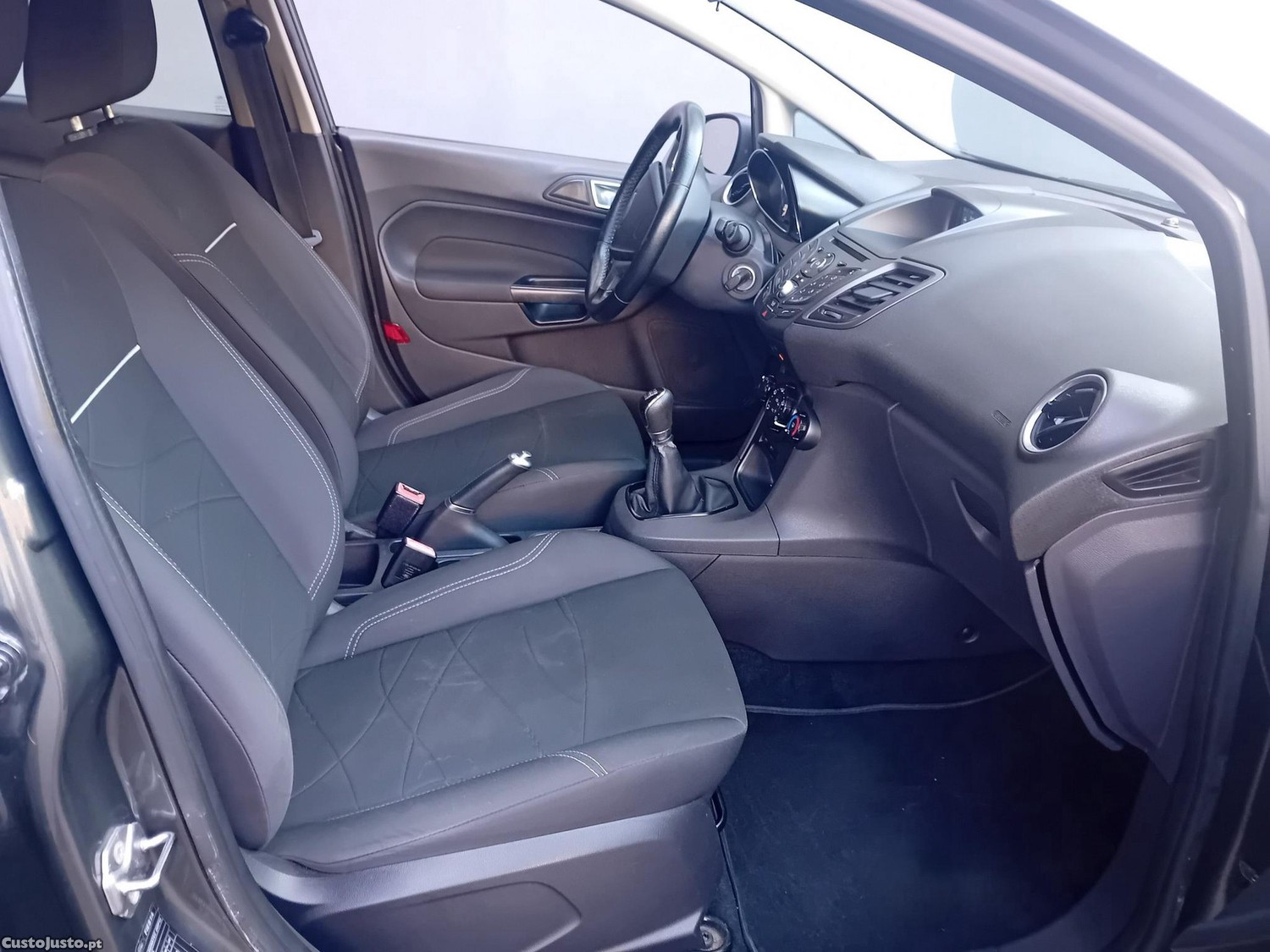 Ford Fiesta 1.25 Ambiente — fotografia 10