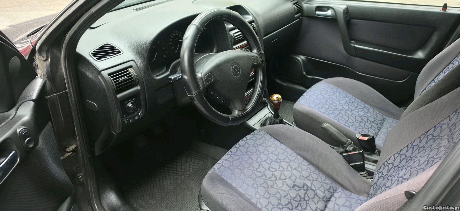 Opel Astra Caravan 2.0 DTI Nacional — fotografia 5