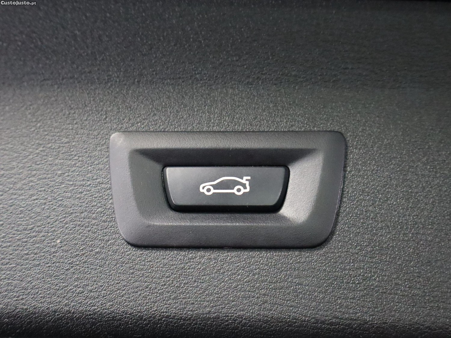 BMW X1 25 e xDrive — fotografia 2