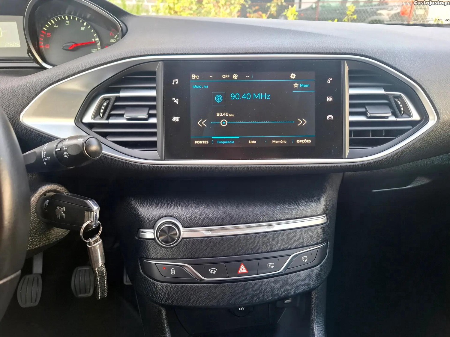 Peugeot 308 1.5 BlueHDi Business Line — fotografia 4
