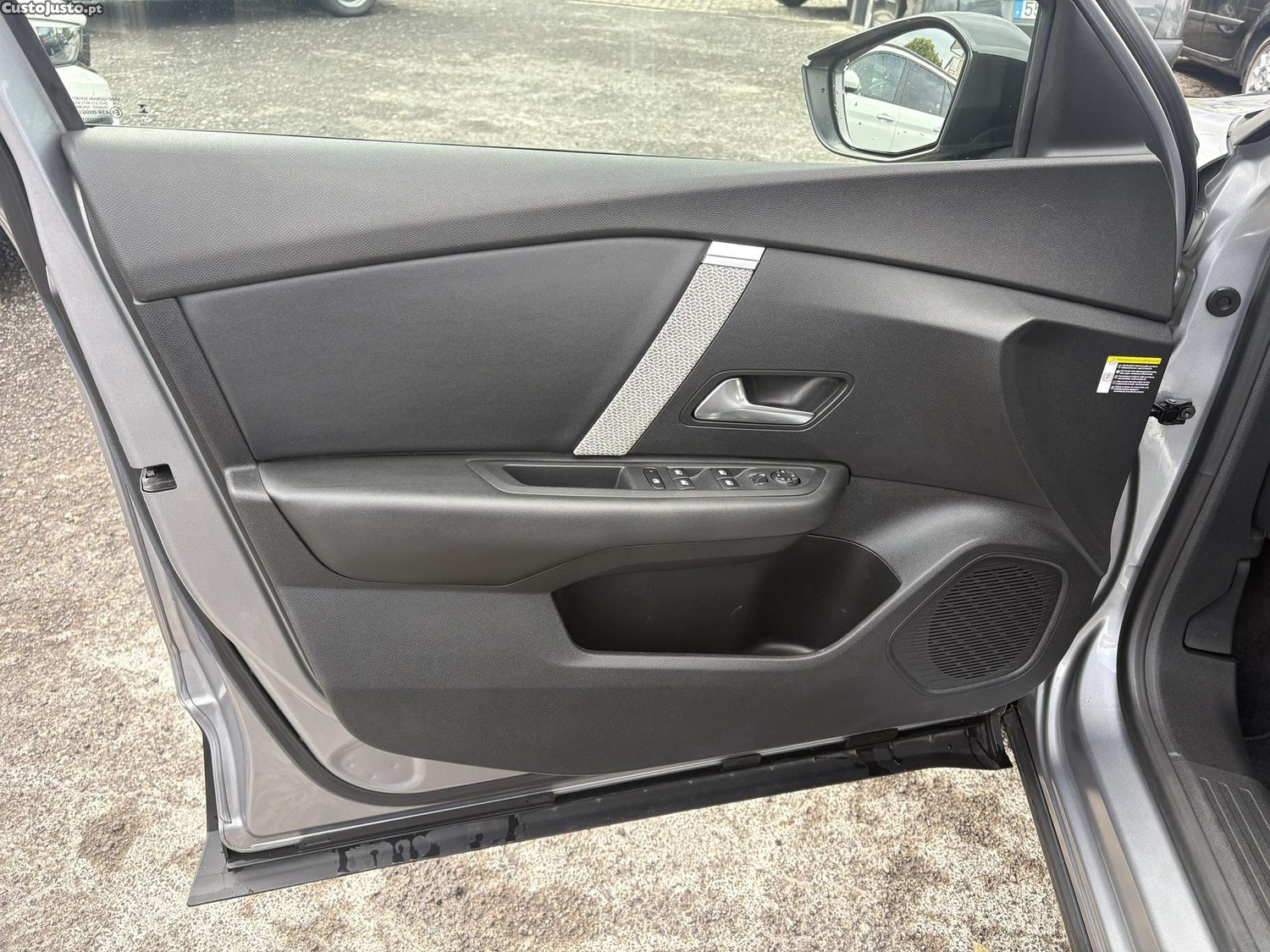 Citroën C4 1.2 PureTech Feel Pack EAT8 — fotografia 16