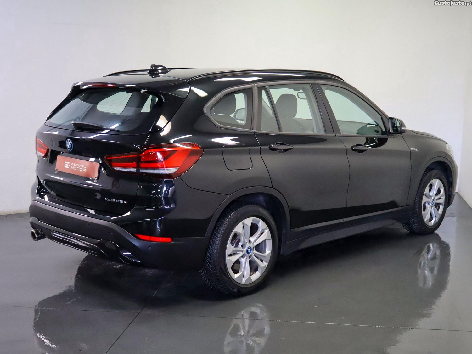 BMW X1 25 e xDrive — fotografia 18