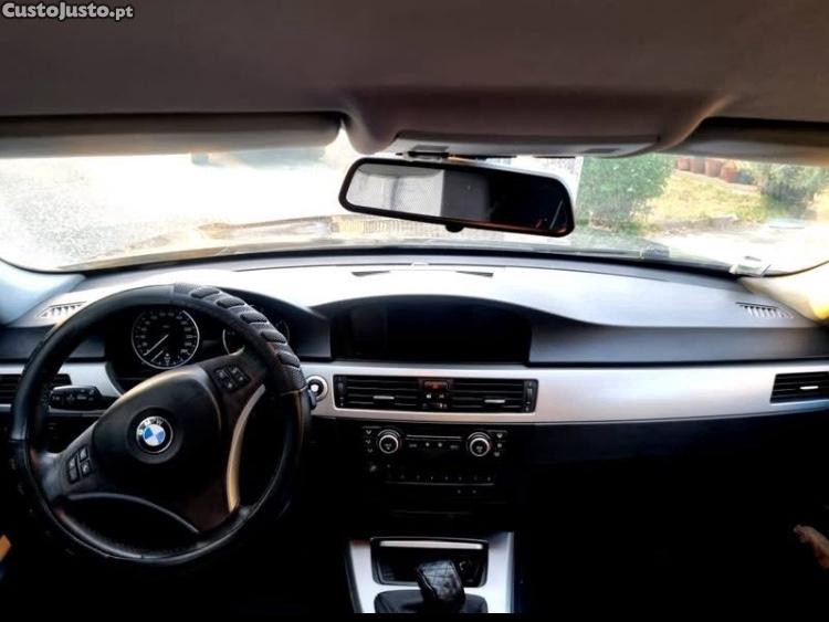 BMW 320 d Touring — fotografia 3