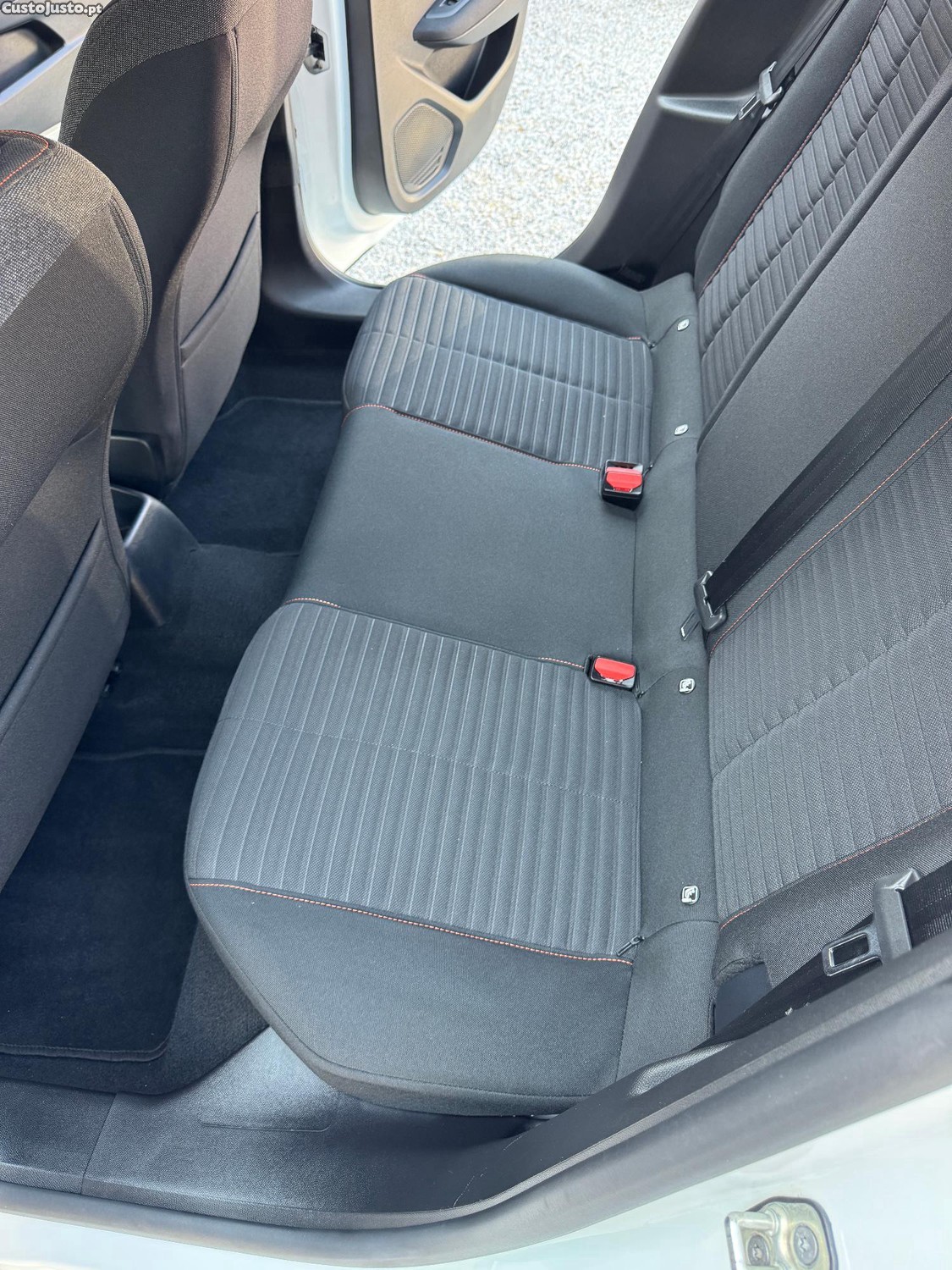 Peugeot 208 1.5 Blue HDI Pack — fotografia 4