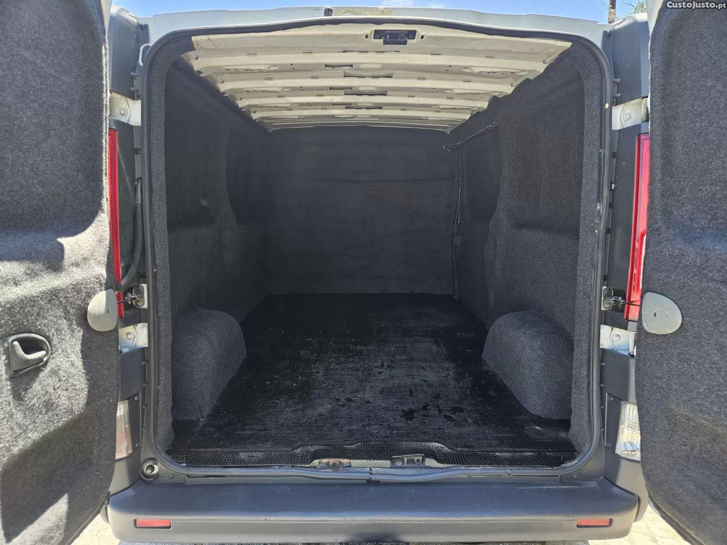 Opel Vivaro 2.0 cdti l2h1 2.9t — fotografia 6