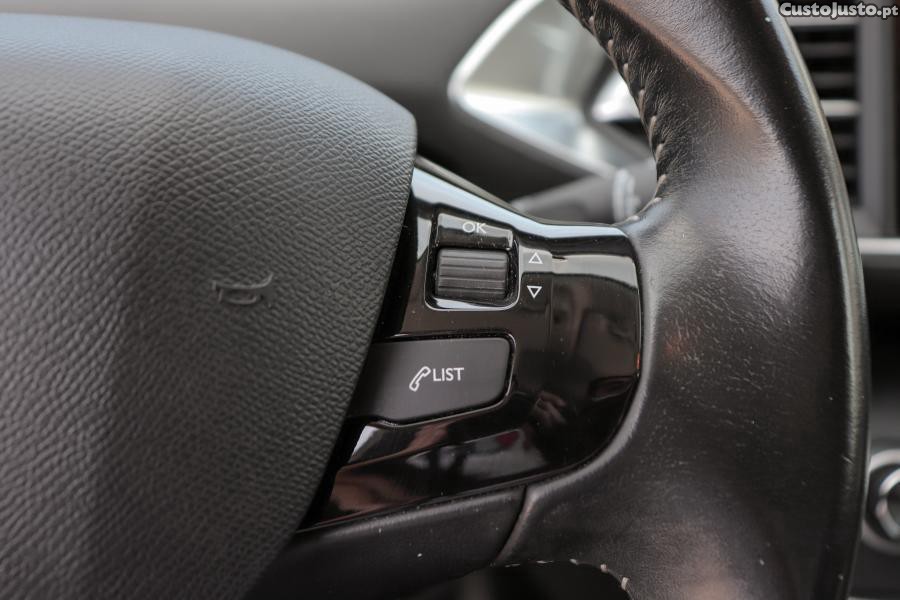 Peugeot 308 1.5 BlueHDi Style — fotografia 4