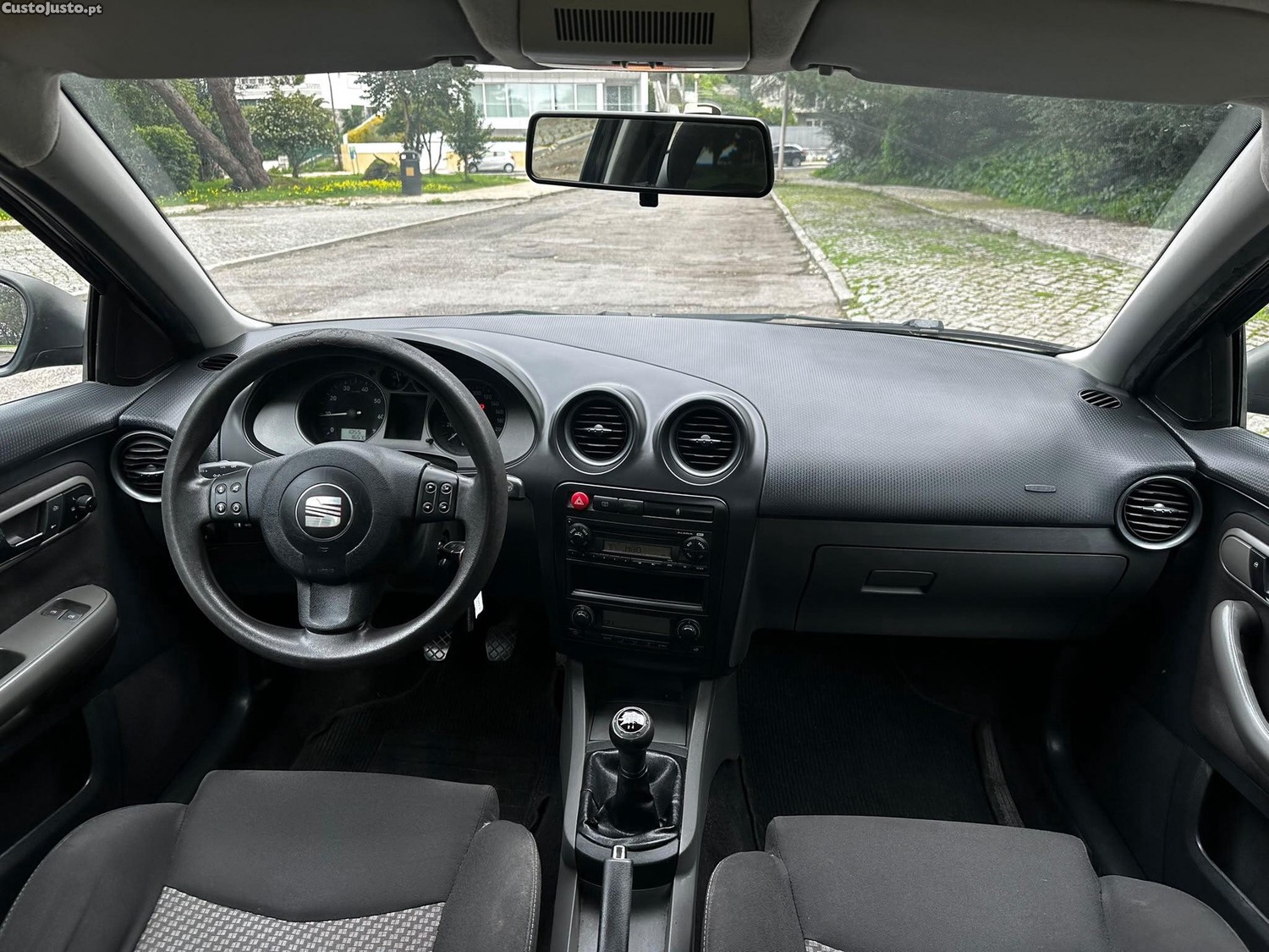 SEAT Ibiza 1.2 12v — fotografia 3