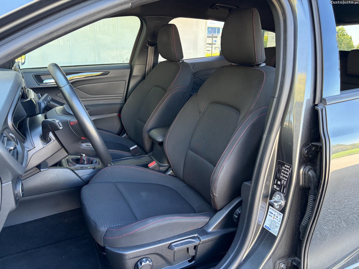 Ford Focus SW 1.0 ECOBOOST ST-LINE NACIONAL 1 ÚNICO DONO 125 CV 89,000 KMS — fotografia 8