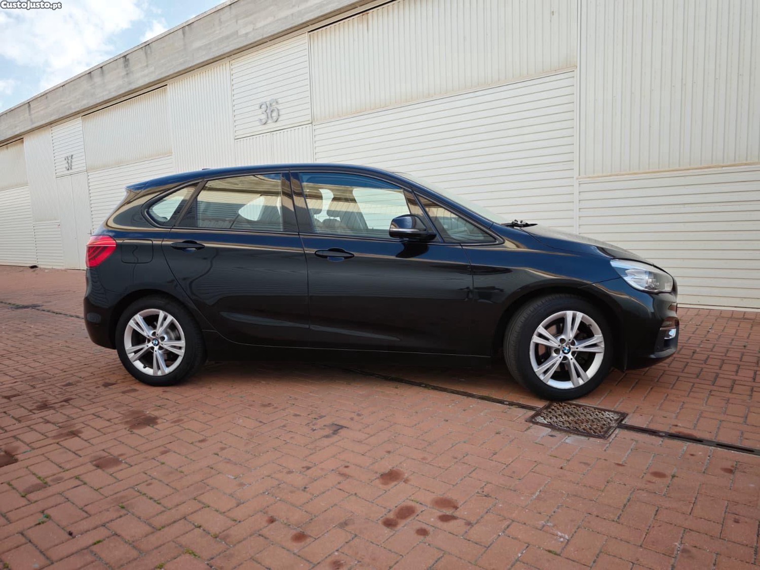BMW 218 Active Tourer Luxury — fotografia 3