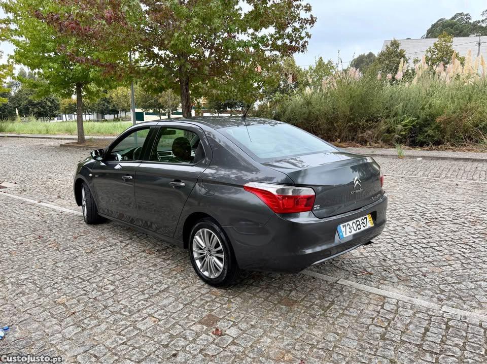 Citroën C-Elysée 1.6HDI Exclusive — fotografia 9