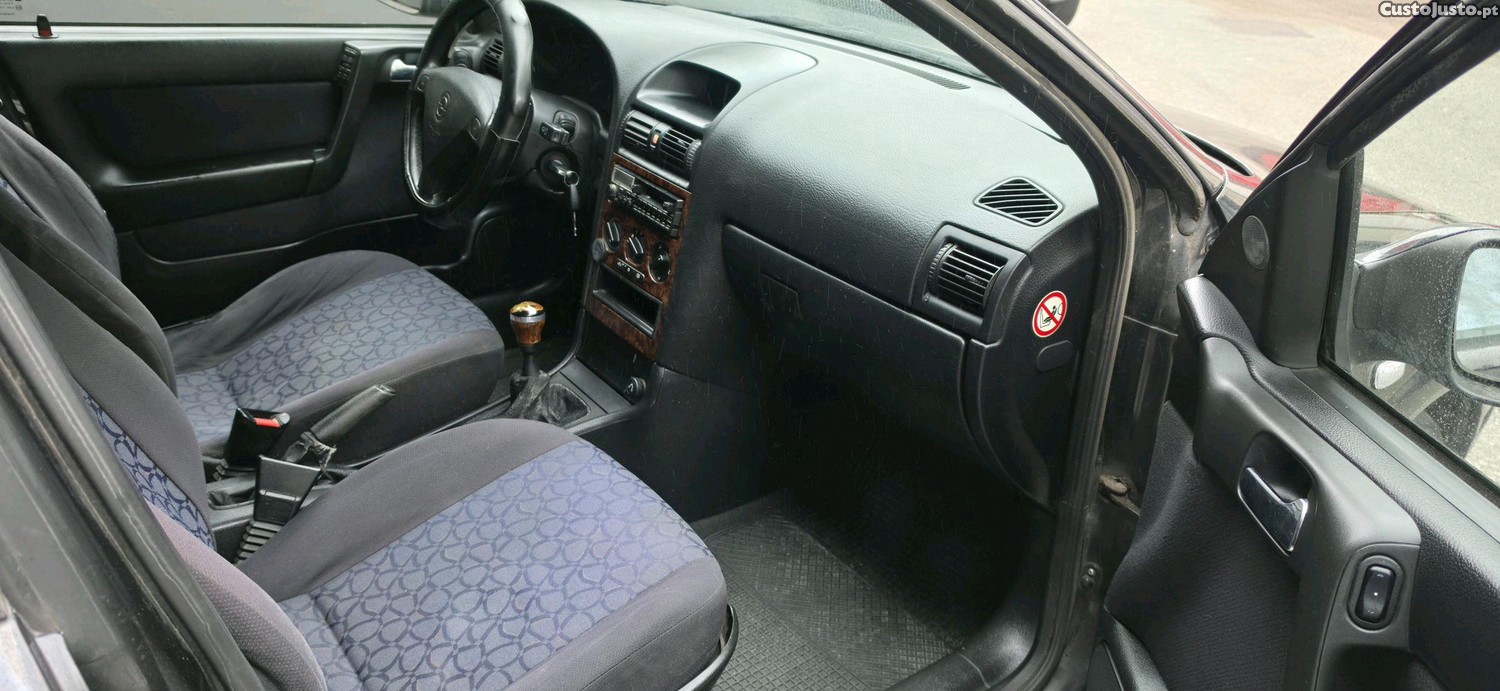 Opel Astra Caravan 2.0 DTI Nacional — fotografia 4
