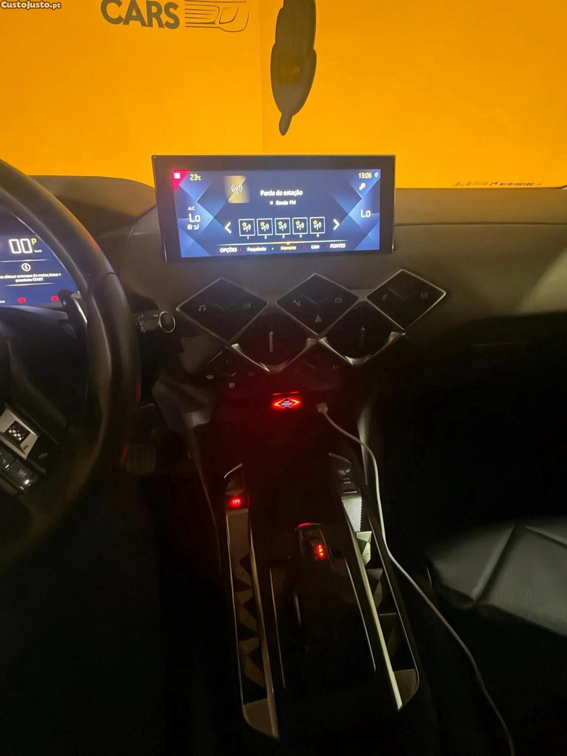 DS 3 Crossback 3 CROSSBACK PureTech 155 Aut. PERFORMANCE LINE + — fotografia 2