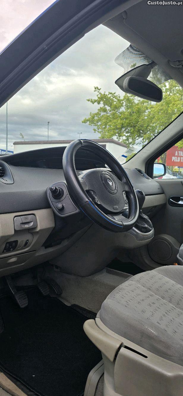 Renault Scénic dynamic — fotografia 4