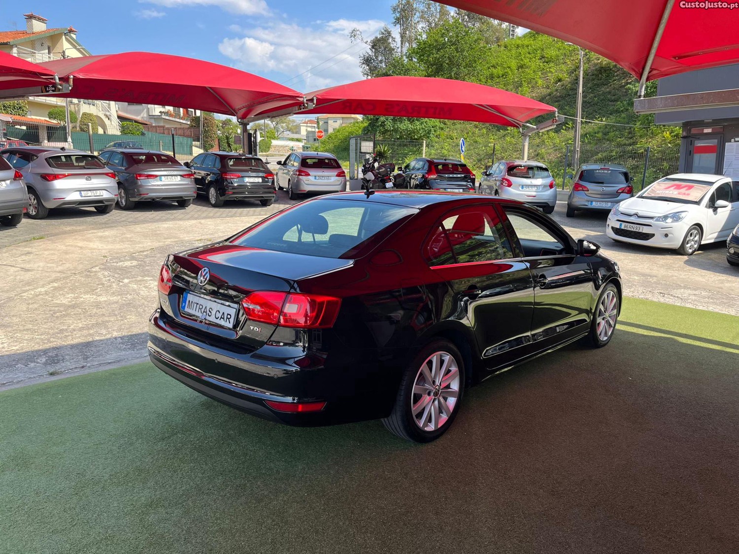 Volkswagen Jetta 1.6 TDI — fotografia 18