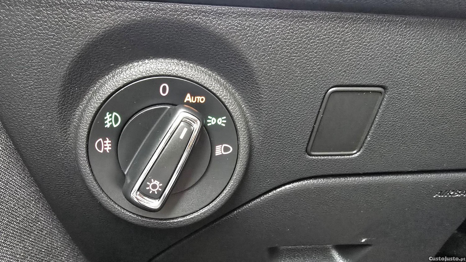 SEAT Leon 1.6 TDI Style — fotografia 19