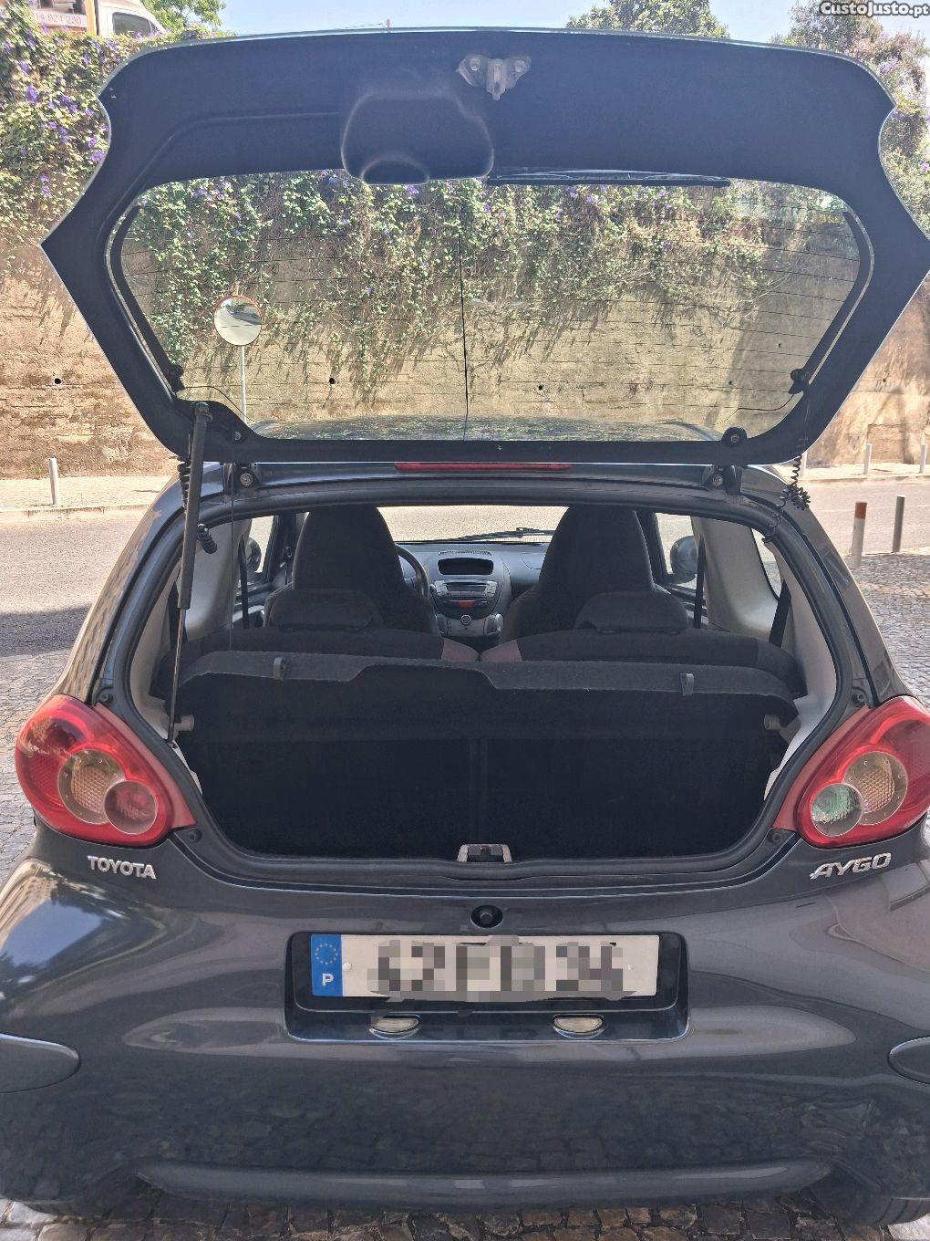 Toyota Aygo 1.0 V-vti+AC 2008 — fotografia 4