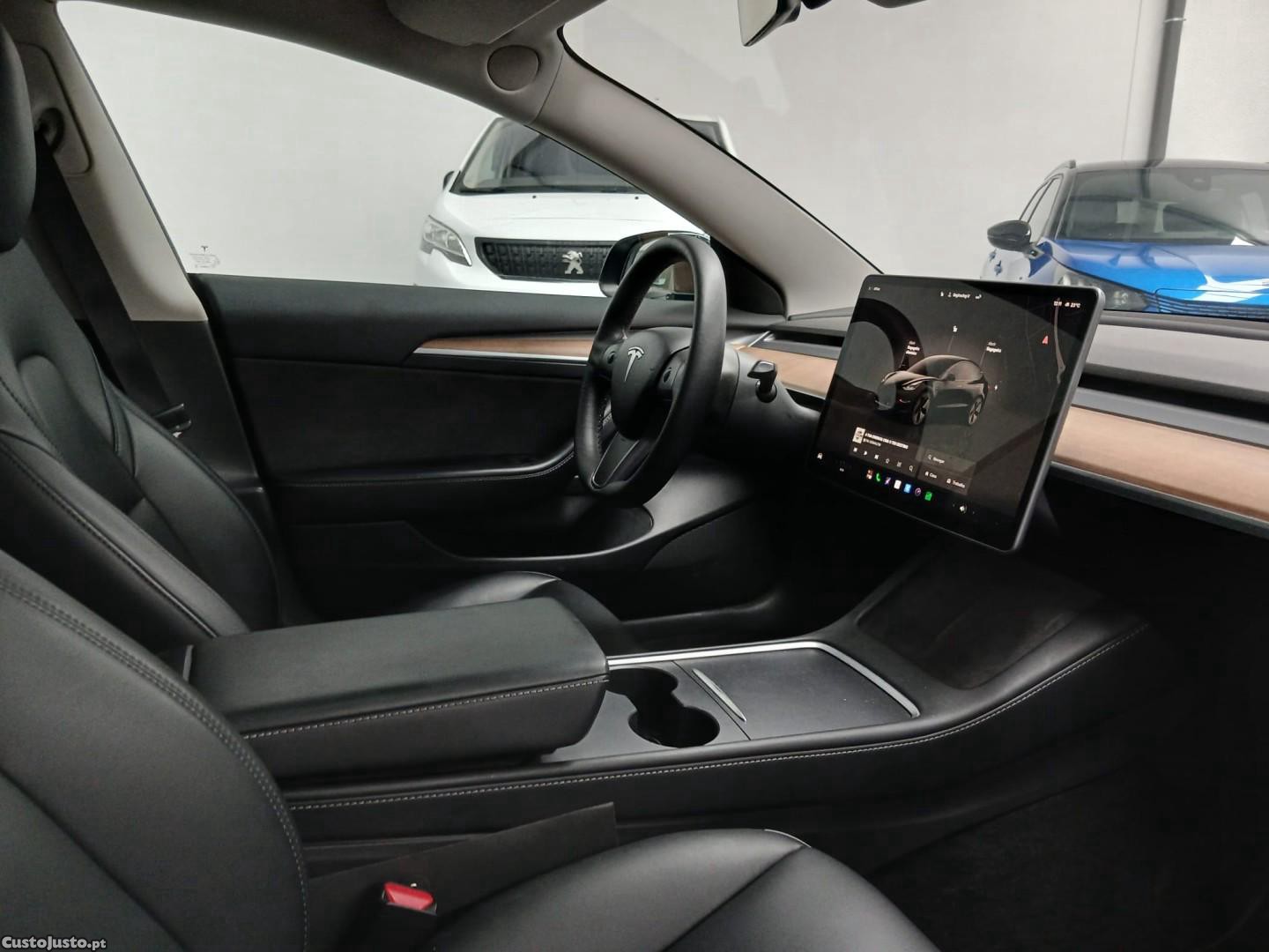 Tesla Model 3 Standard RWD — fotografia 9