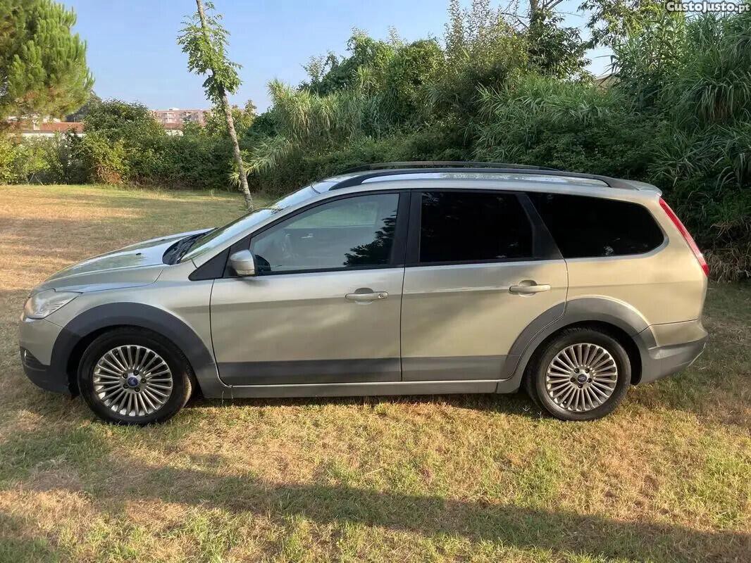 Ford Focus 1.6 TDCi DPF Titanium — fotografia 15