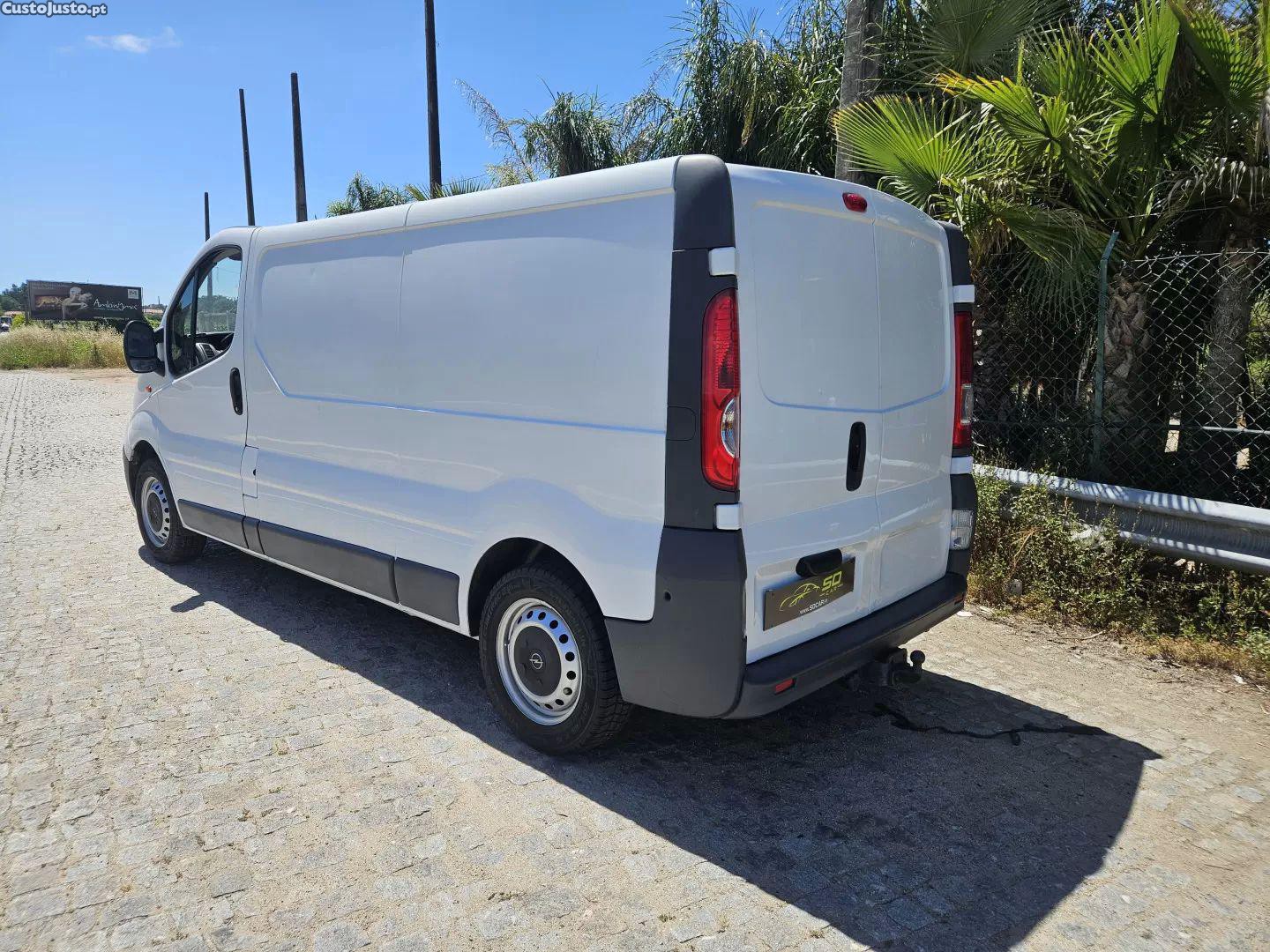 Opel Vivaro 2.0 cdti l2h1 2.9t — fotografia 8