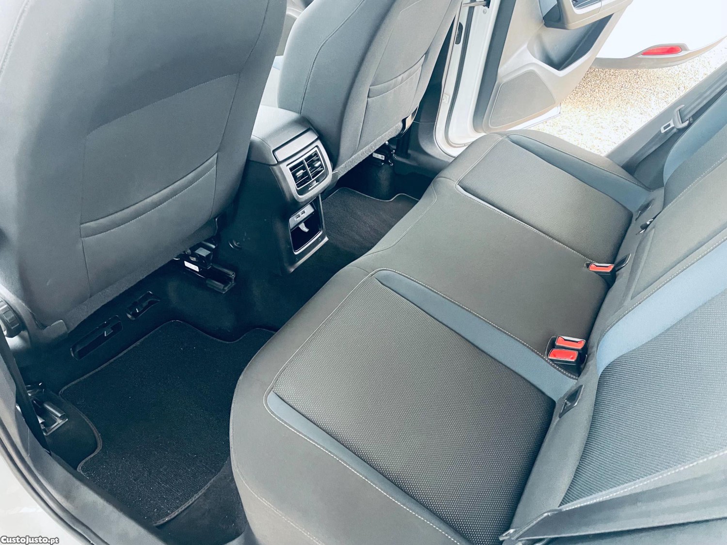 SEAT Ateca 1.6 tdi 2019 nacional — fotografia 3