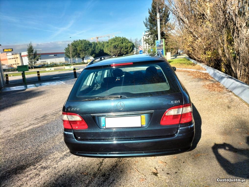 Mercedes-Benz E 220 CDI Station Aut. 7 Lugares — photo 4