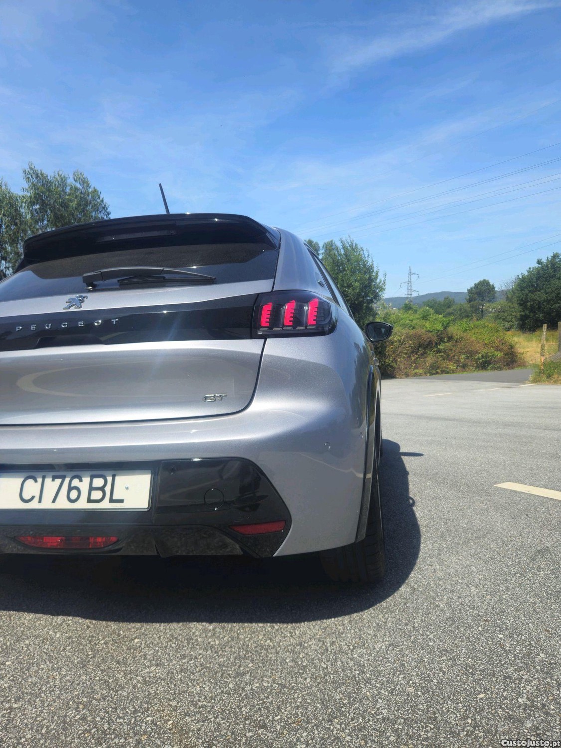 Peugeot e-208 gt-line — fotografia 8