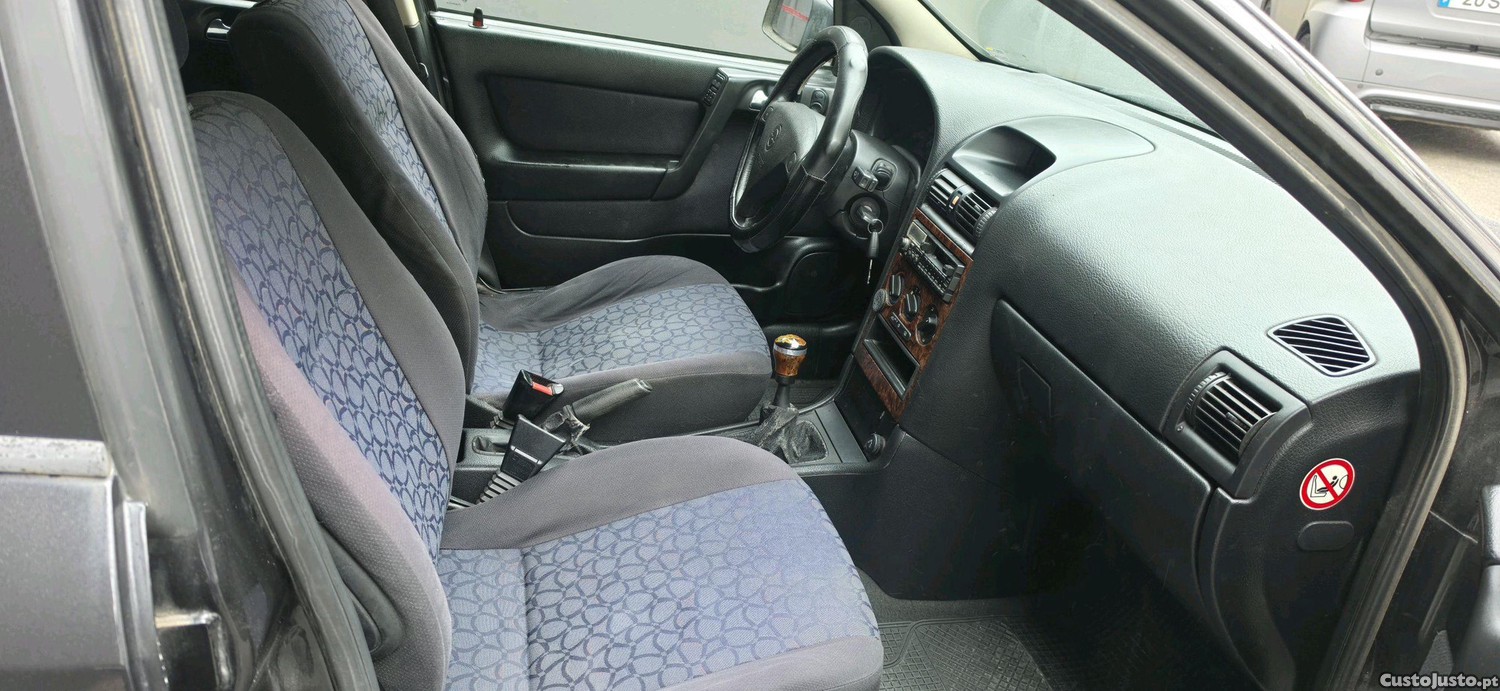 Opel Astra Caravan 2.0 DTI Nacional — fotografia 3