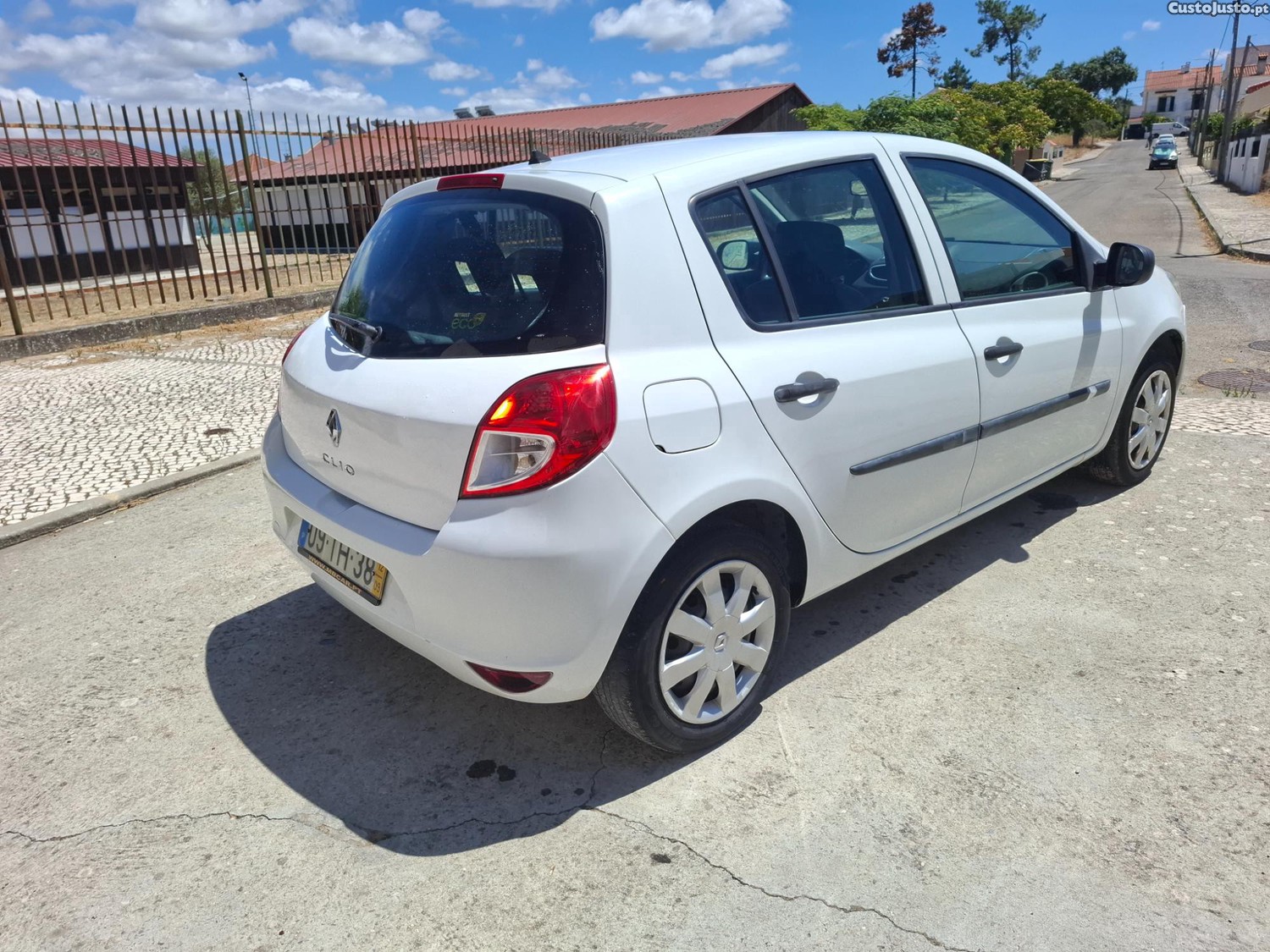 Renault Clio 1.5 Dci 90cv 159mks - 12 foto 4