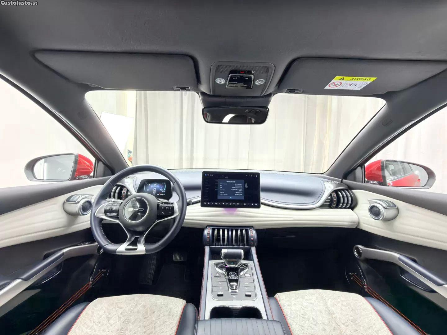 BYD Atto 3 60.48 kwh design — fotografia 16