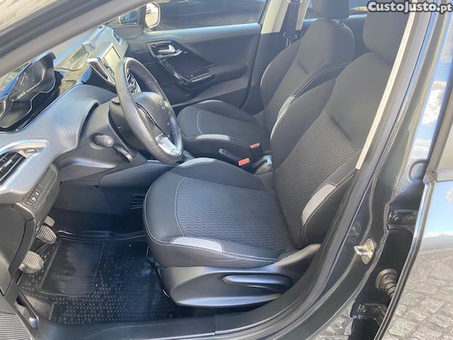 Peugeot 208 1.2 Puretech Style — fotografia 9