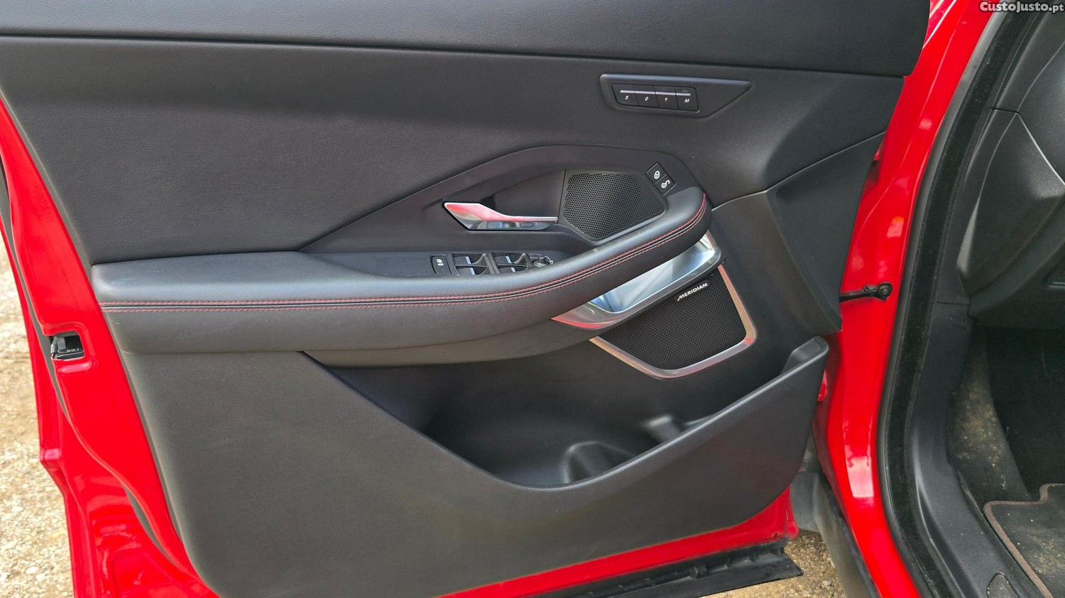 Jaguar E-Pace 2.0 R-Dynamic First Edition AWD Aut. — fotografia 23