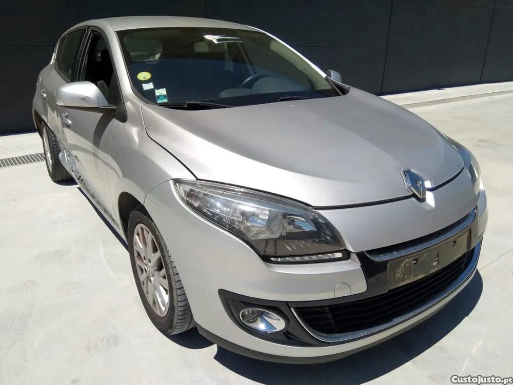 Renault Mégane 1.6 dCi (BZ00, BZ12, BZ13) (96 kW / 130 cv) [04.2011 - 08.2015] - 14 foto 3