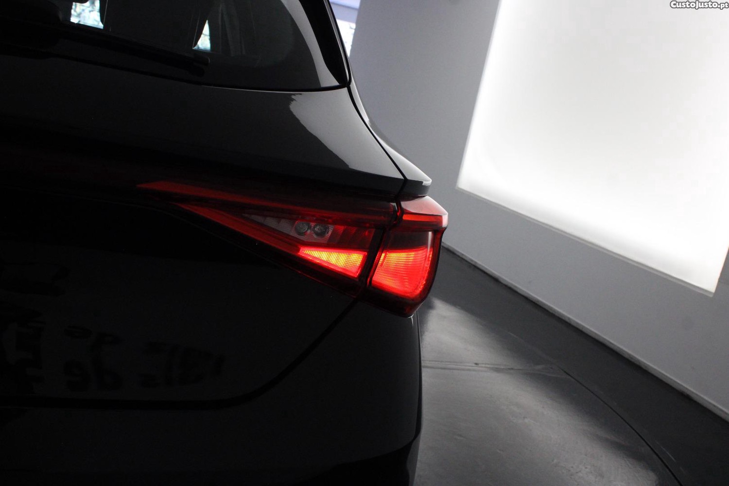 SEAT Leon 2.0 TDI STYLE — fotografia 2