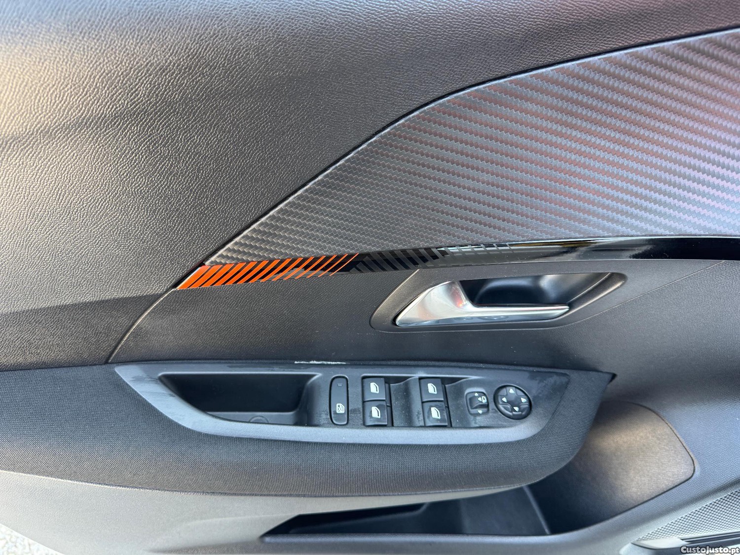 Peugeot 208 1.5 Blue HDI Pack — fotografia 2