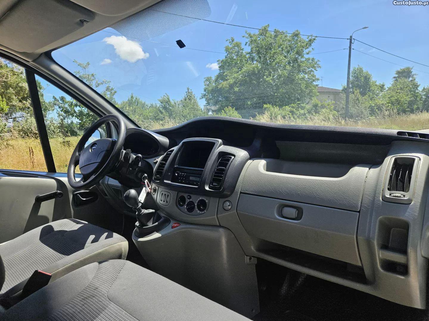 Opel Vivaro 2.0 cdti l2h1 2.9t — fotografia 3