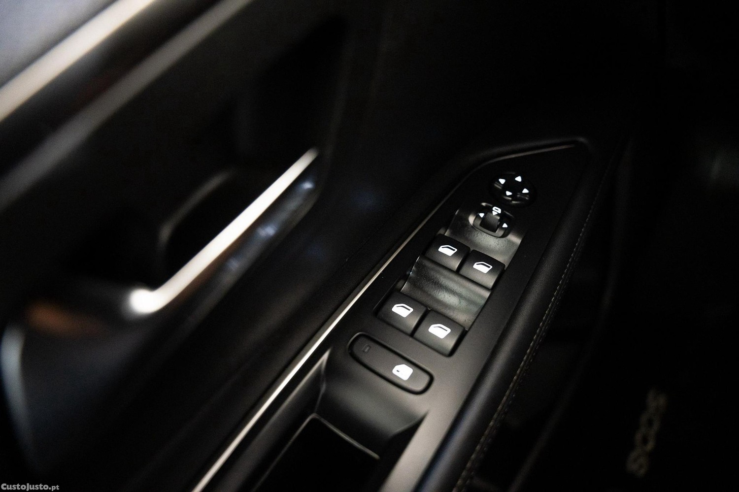 Peugeot 5008 1.2 PureTech Allure EAT8 — fotografia 3