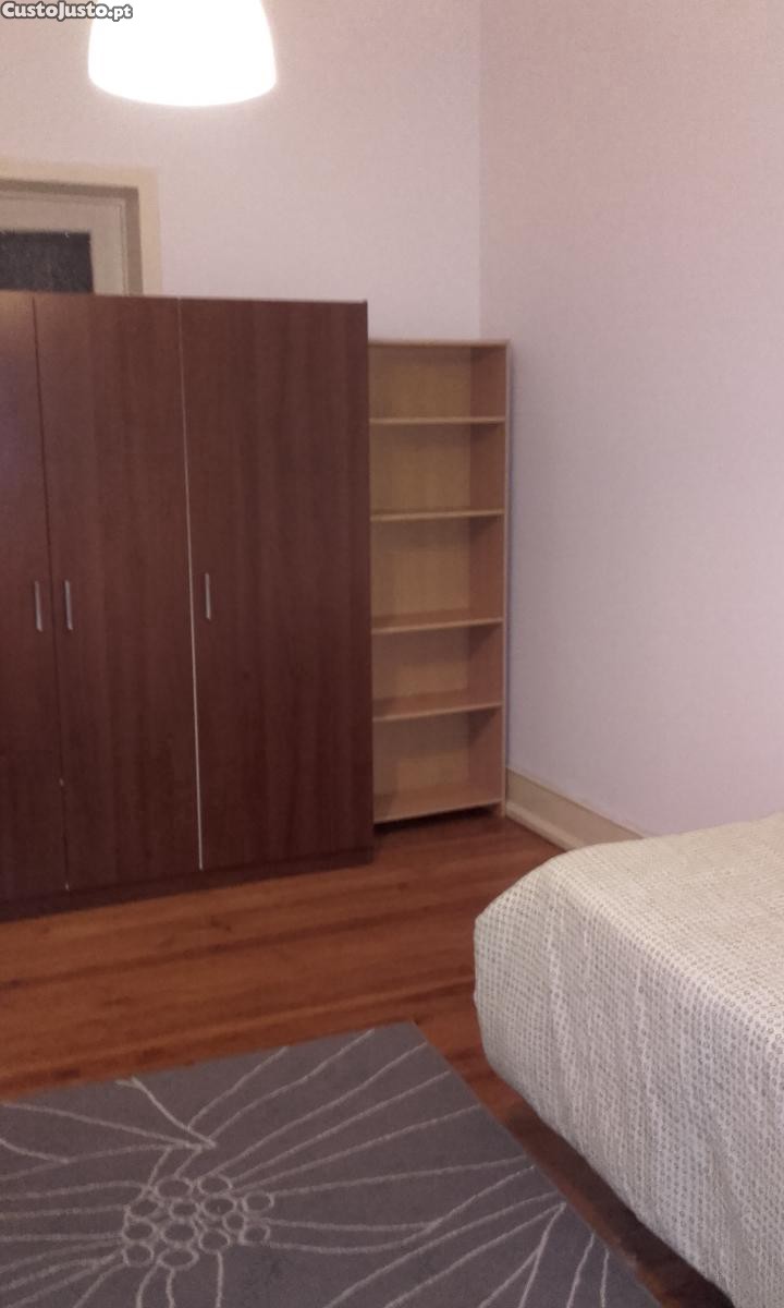 Quarto Alameda D. Afonso Henriques, ao IST.