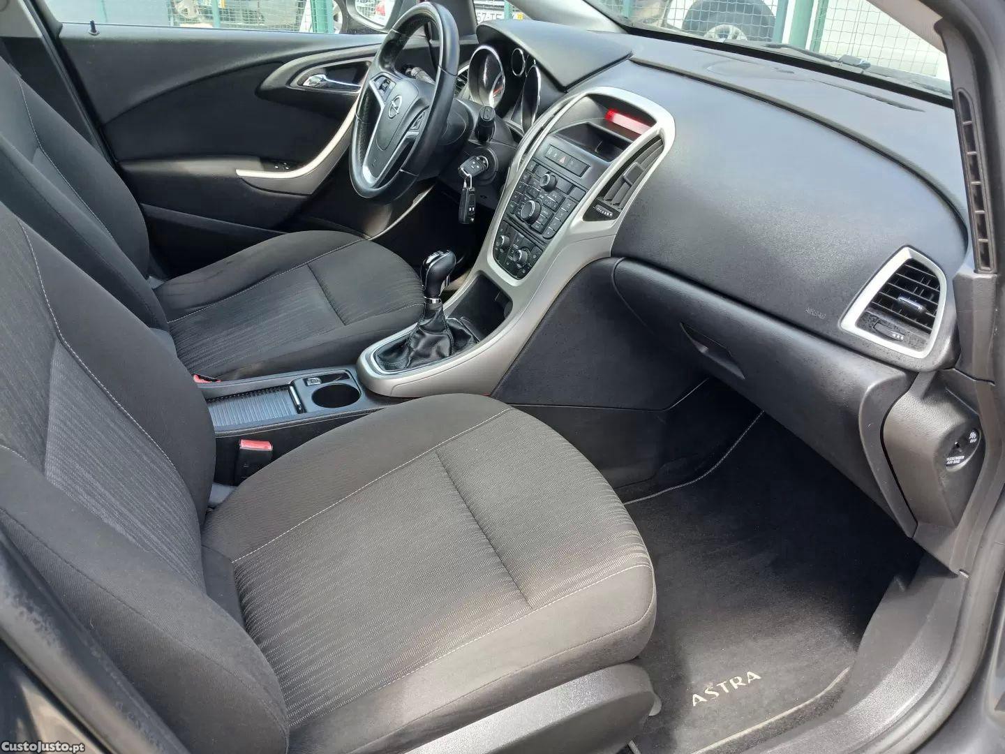 Opel Astra 1.7 cdti enjoy — fotografia 3