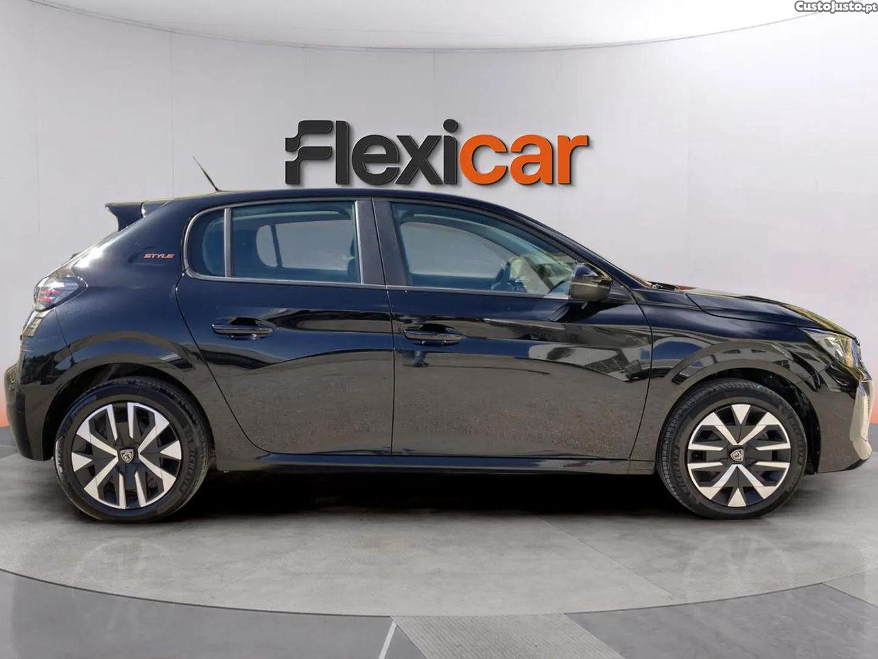 Peugeot 208 1.2 Hybrid Style e-DCS6 — fotografia 8
