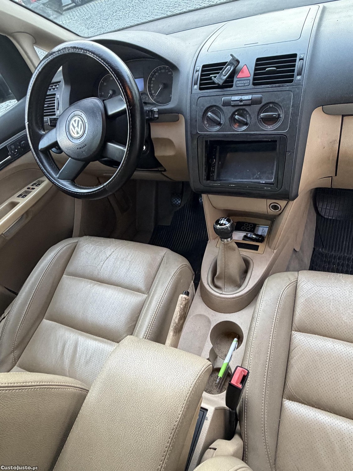 Volkswagen Touran Highline — fotografia 4