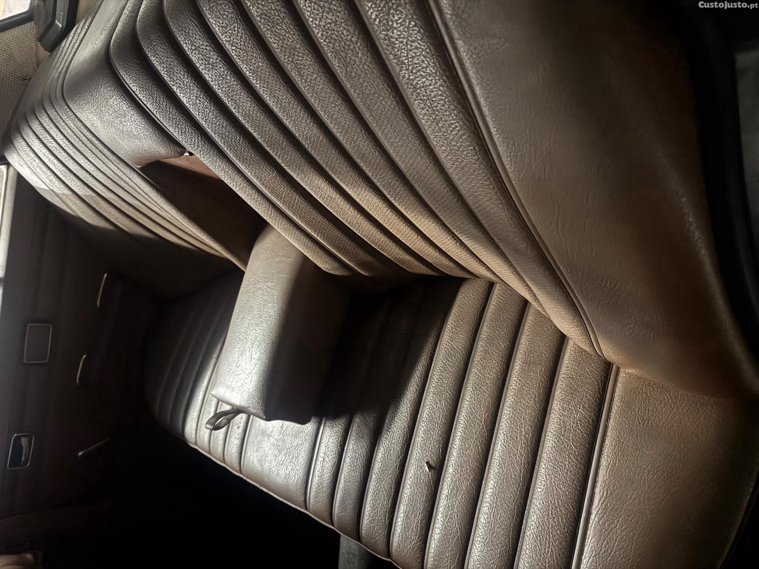 Mercedes-Benz 230 W115 — fotografia 5