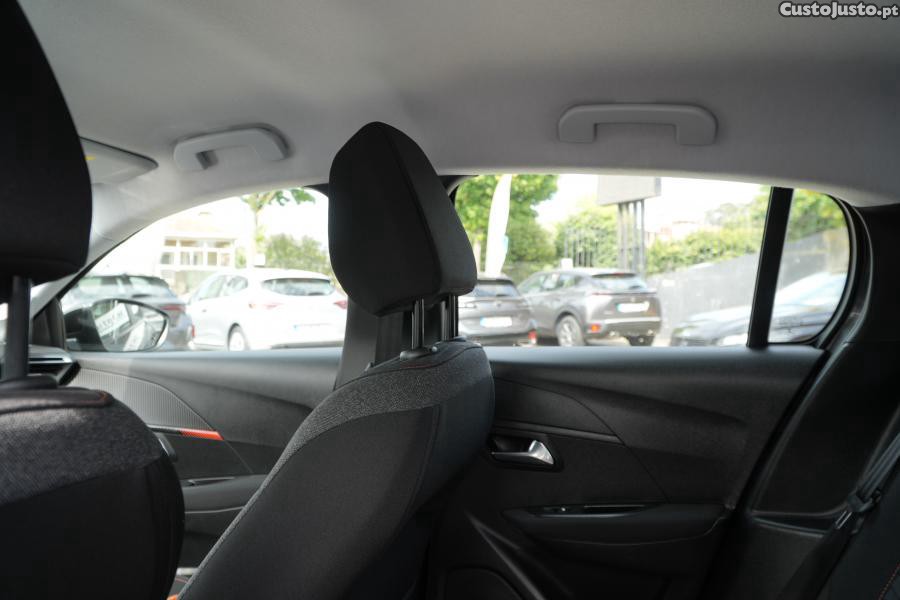 Peugeot 208 1.2 PureTech Active — fotografia 5